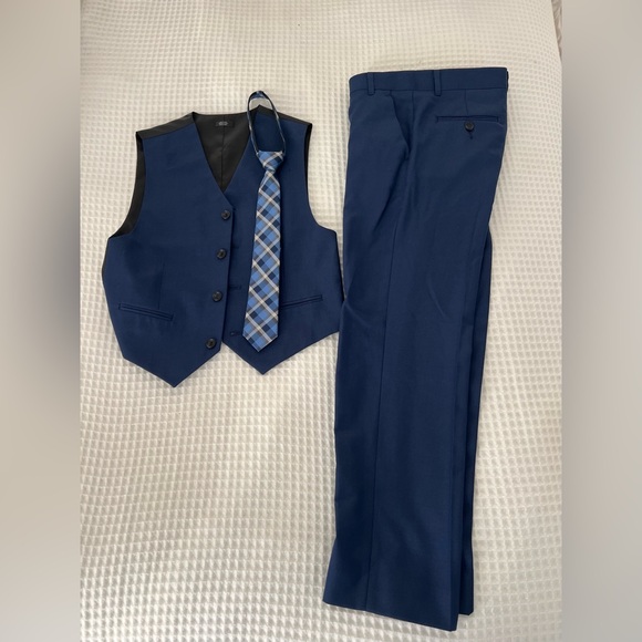 Calvin Klein Navy Suit Vest and Pants with Tie